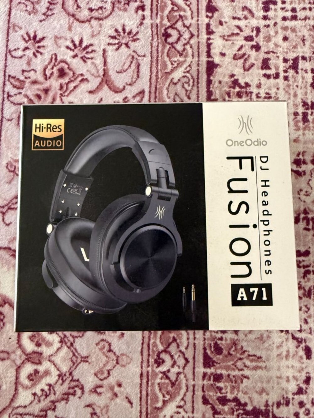 OneOdio A71 Hi-Res Studio Wired Over Ear Headphones DJ Monitoring Mic